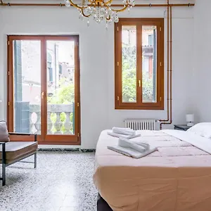 https://cannaregio-romantic-view-apartment.hotelslidodijesolo.com